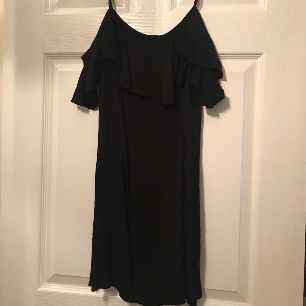 Forever 21 cold shoulder dress black S never worn